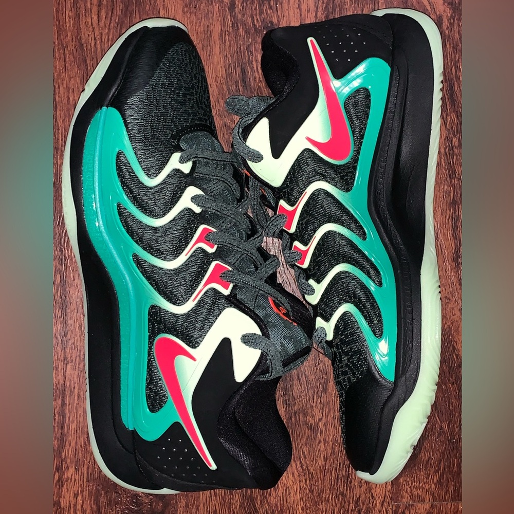 Nike size 13 KD basketball shoes